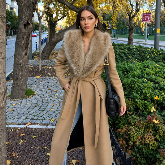 Manteau Long Élégant à Col en Fausse Fourrure